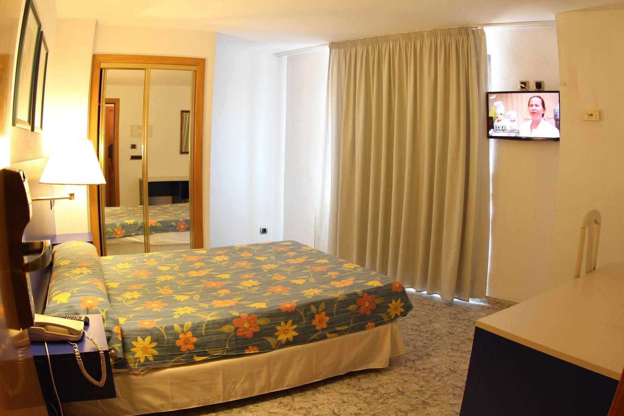 Azul Hotel 2*
